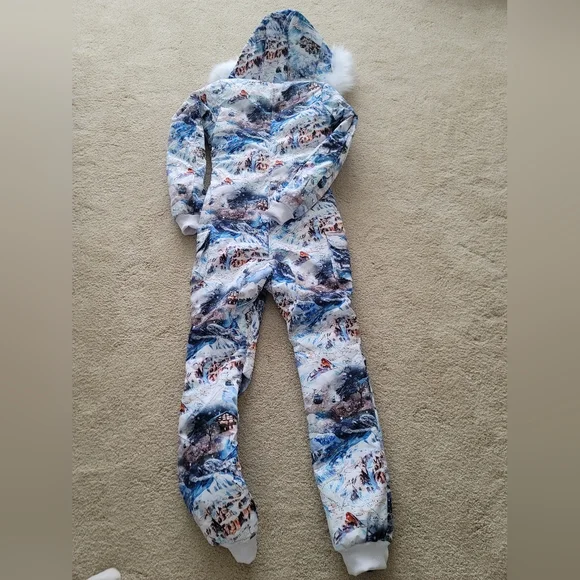 NWT Beautiful women's winter overall - Picture 3 of 16